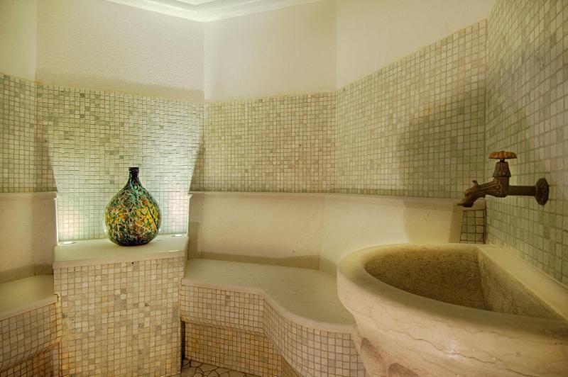 Stoa - Elegant & Romantic Guest House - "Adults Only" Сан-Виджилио-ди-Мареббе Экстерьер фото